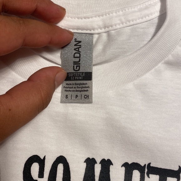 Shirt - Picture 2 of 4